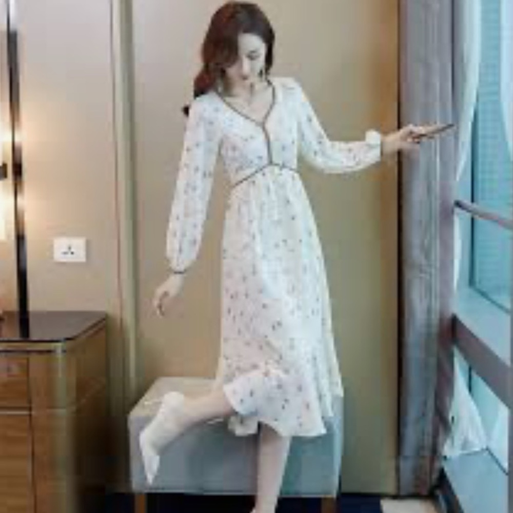DESIGN IN KOREA Elegant Cream Dress with Brown Accents M NWOT